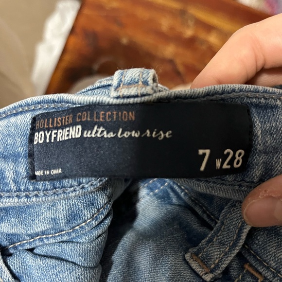 Hollister Boyfriend Ultra Low Rise Jeans - Picture 3 of 4